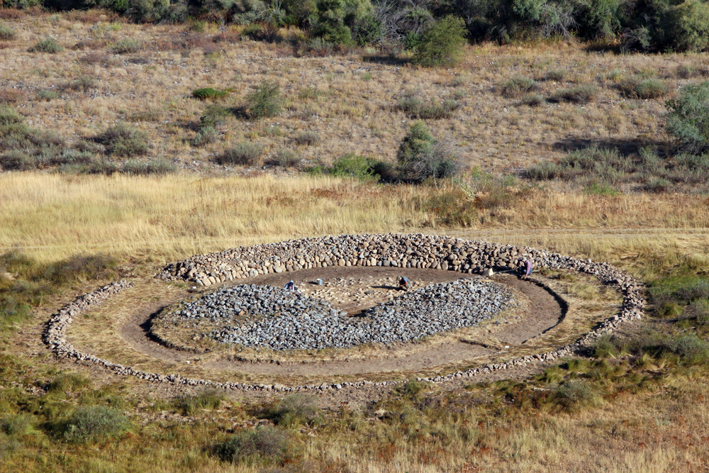 Угамский 20-метровый каменный курган.